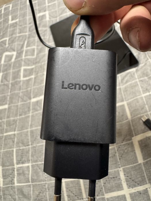 Планшетный компьютер LENOVO