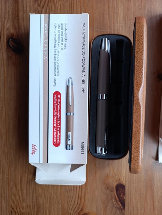 Wstrzykiwacz do insuliny Lilly kolor burgund