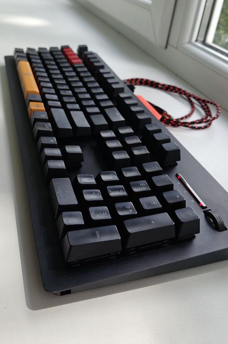 Механічна клавіатура EPICGEAR DEFIANT