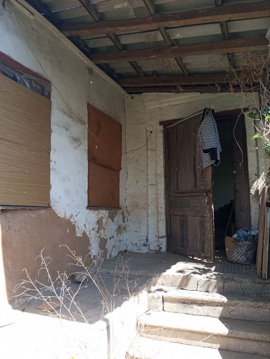 Продаю Або міняю(на квартиру 1 кімнатну,або авто)  будинок у Центральн