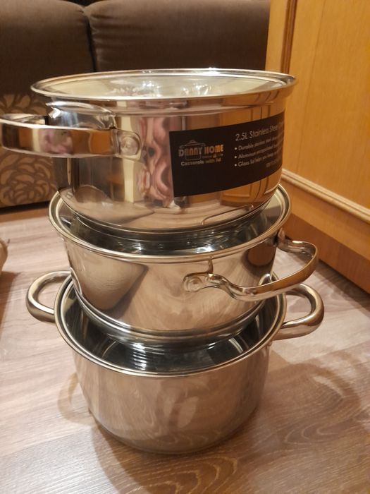 Продам каструлі.