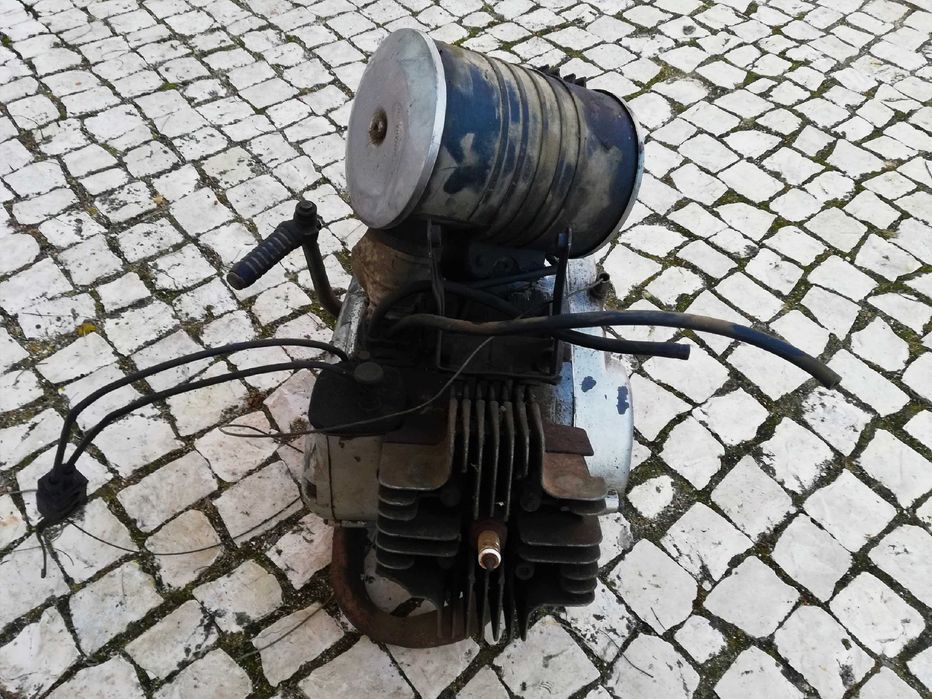 Motor Yamaha FS1 com caixa de filtro