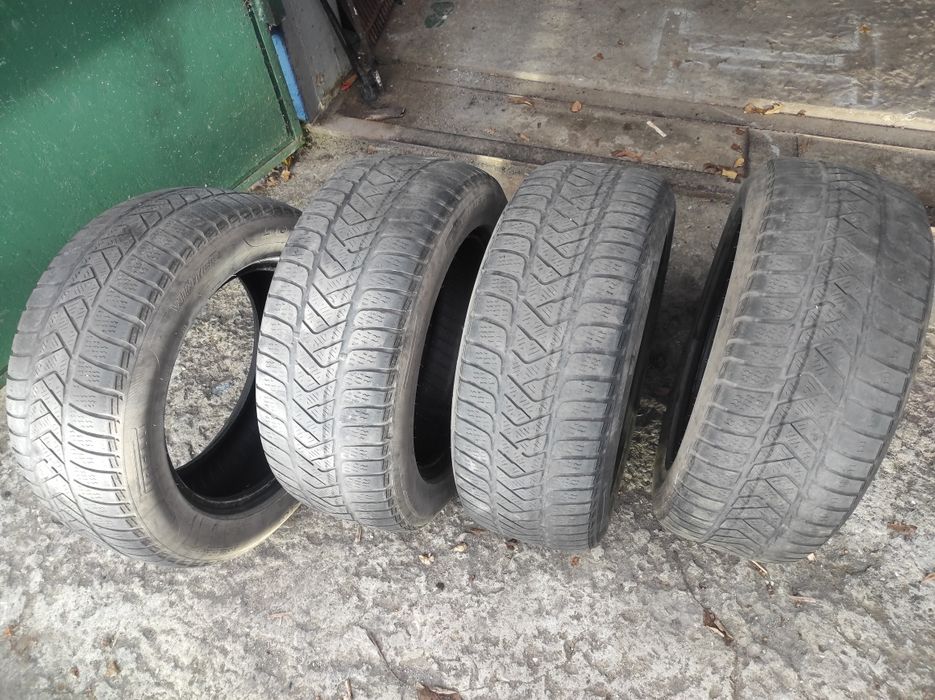 Продам зимнию резину 225/55/16 pirelli