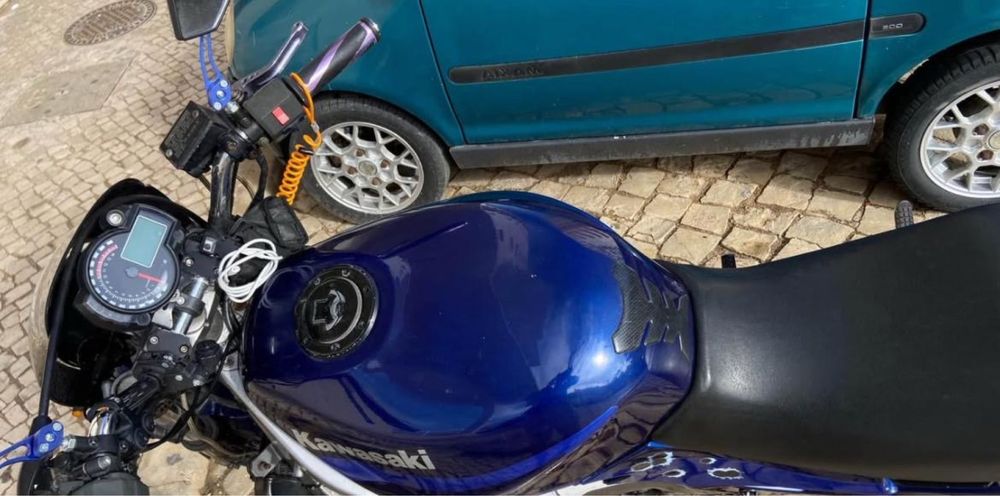 Mota kawazaki zzr 600 customizada- vendo ou troco por scooter 125