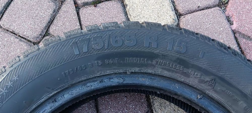 Używane zimowe opony  Barum 175x65 R15