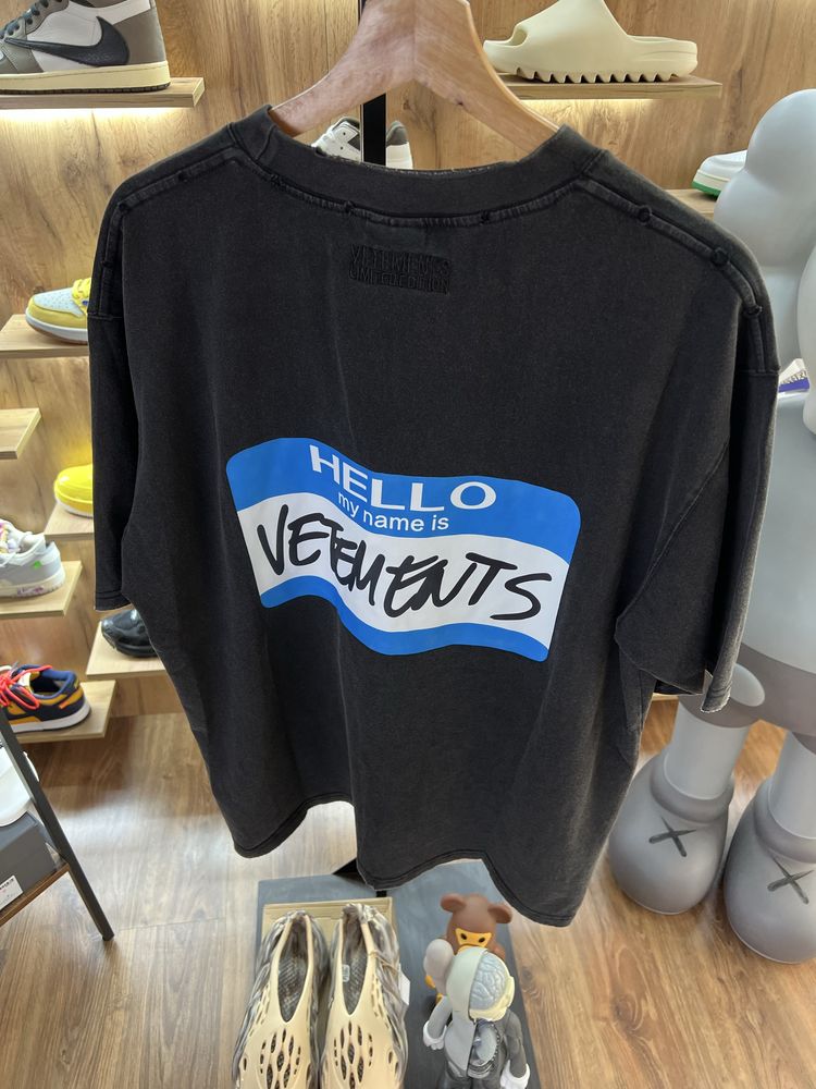 Футболка VETEMENTS “My Name Is” Blue Logo Faded Black
