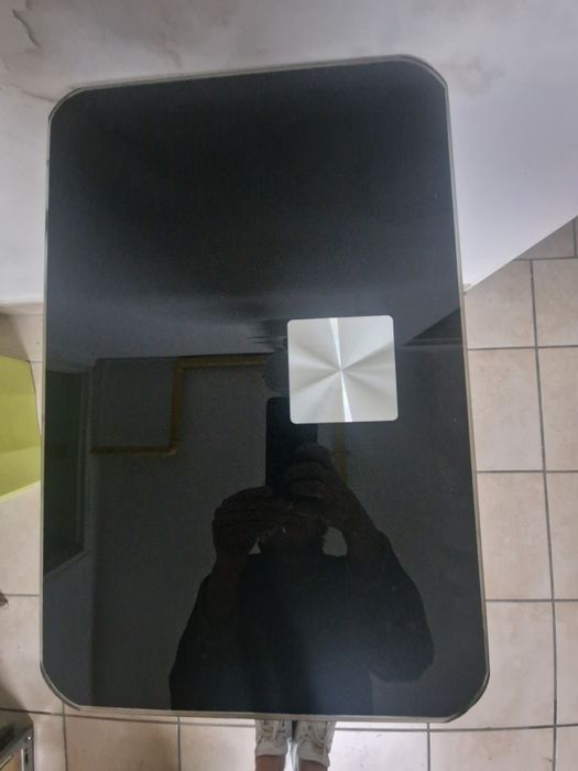 szklana półka podstawa pod laptop