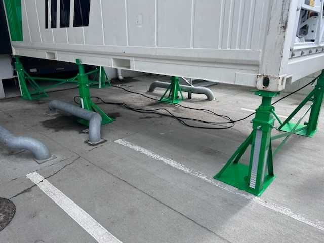 Kontener chłodnia/mroźnia CM55S płaska podłoga wynajem, kurtyna itp.