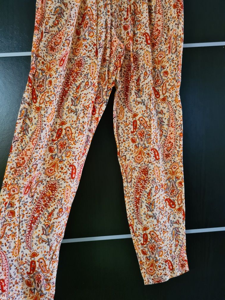 Calças fluídas Zara