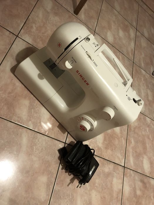 Швейна машина SINGER TRADITION 2250