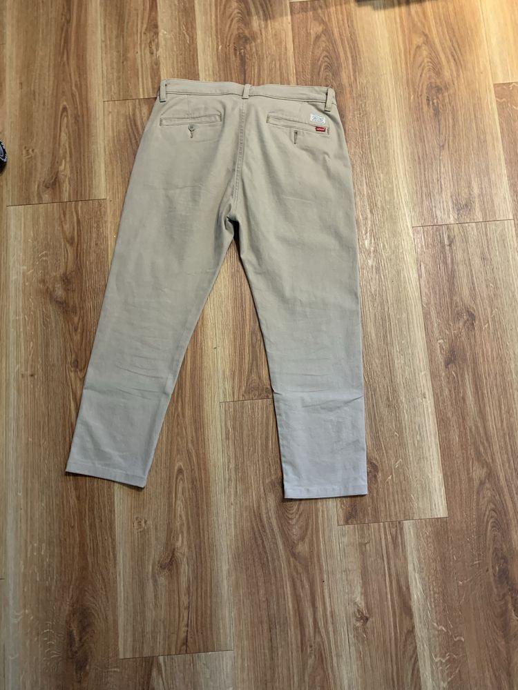 Calças beges levis tamanho 32 modelo Slim taper