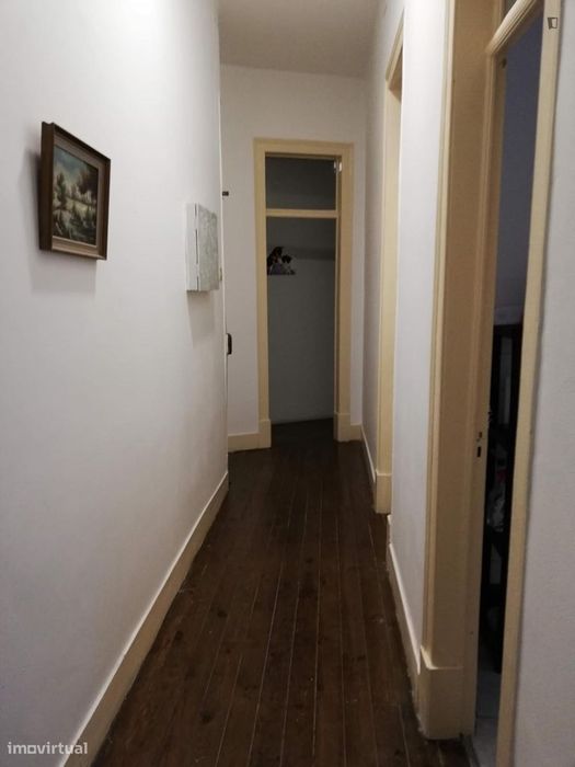 Quarto - localizado em Alameda Lisbon