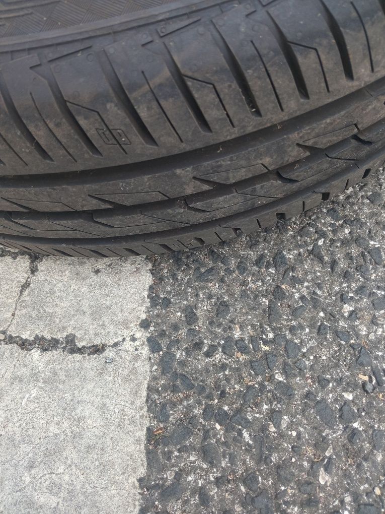 Jogo de rodas com pneus. 175/70/r/14 t