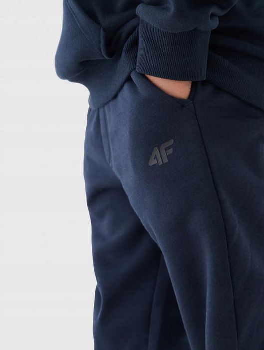 4F spodnie chłopięce 122-164