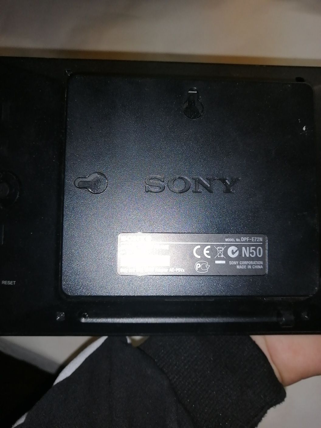 Фоторамка Sony dpf-e72n