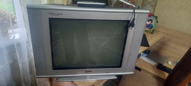 Телевізор LG під ремонт або запчастини