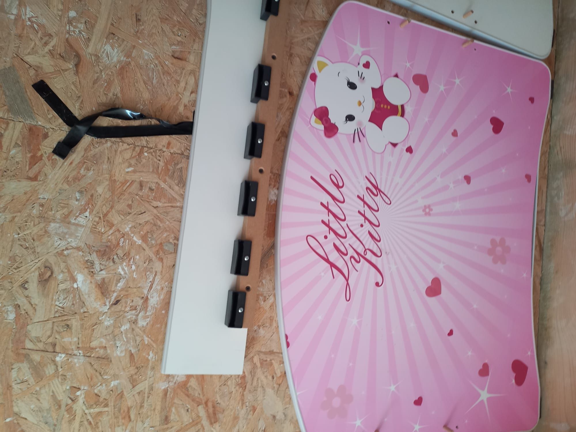 Łóżko dziecięce 90 na 200 z materacem hello kitty