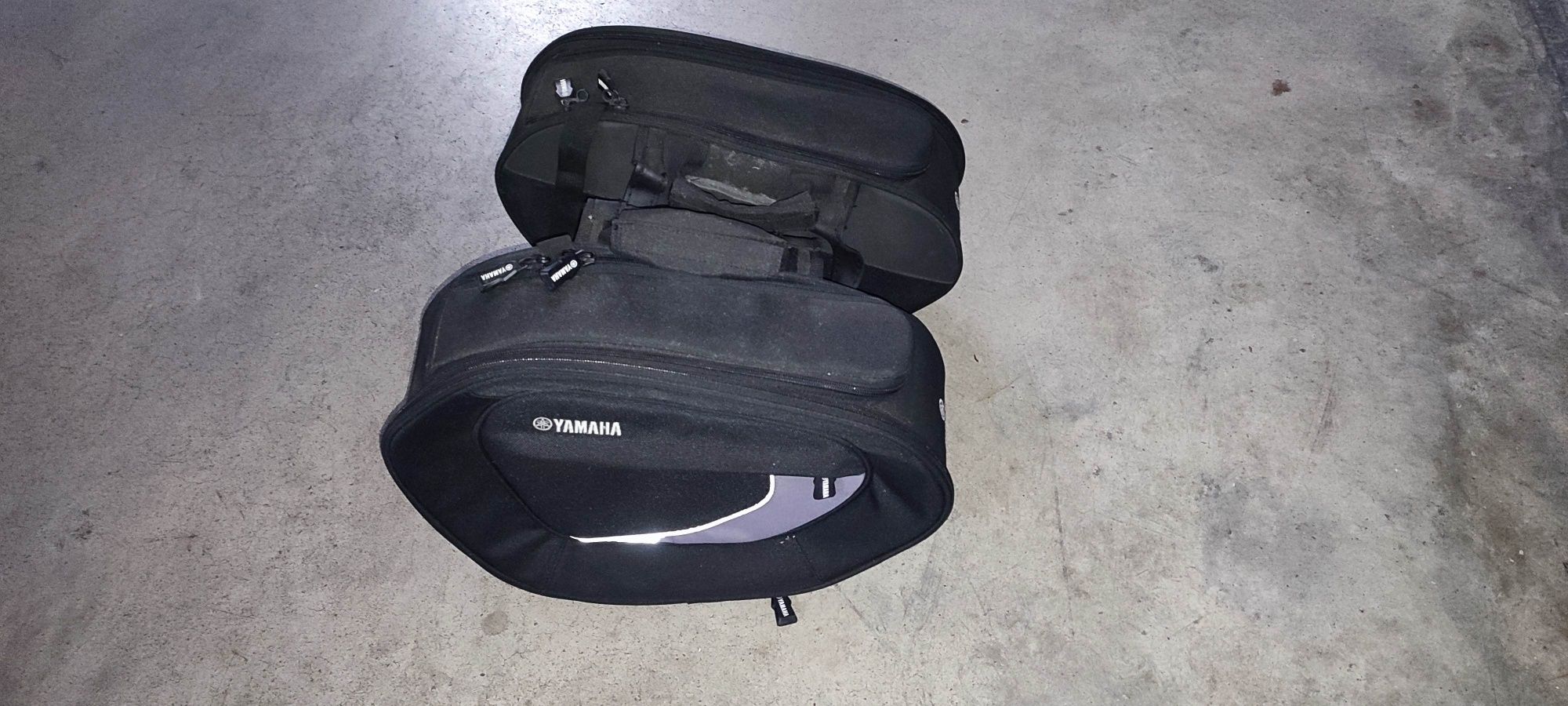 Sacos laterais Yamaha MT 07 com suportes