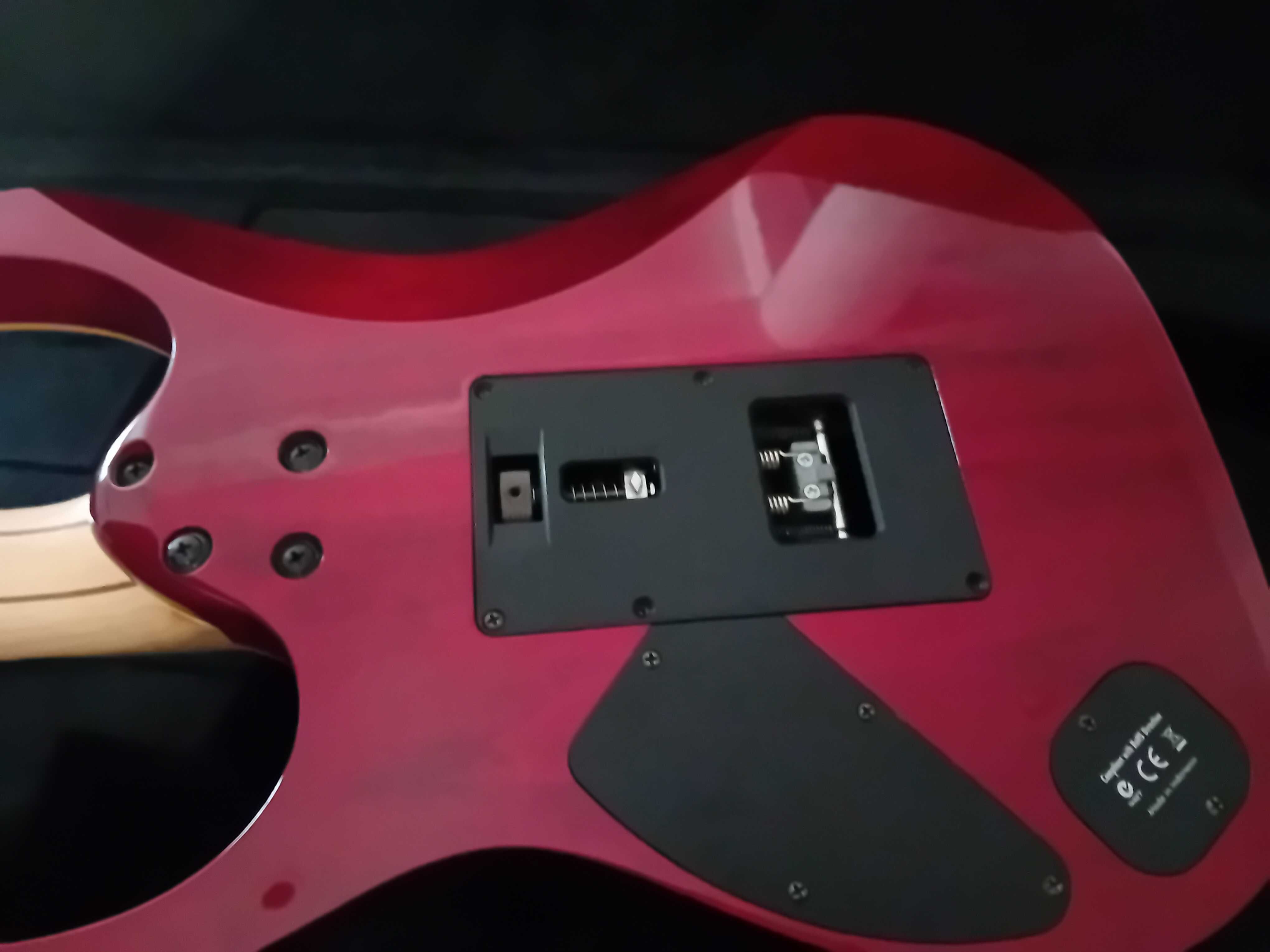 Guitarrar Elétrica Ibanez RG870QMZ (usada) e Estojo