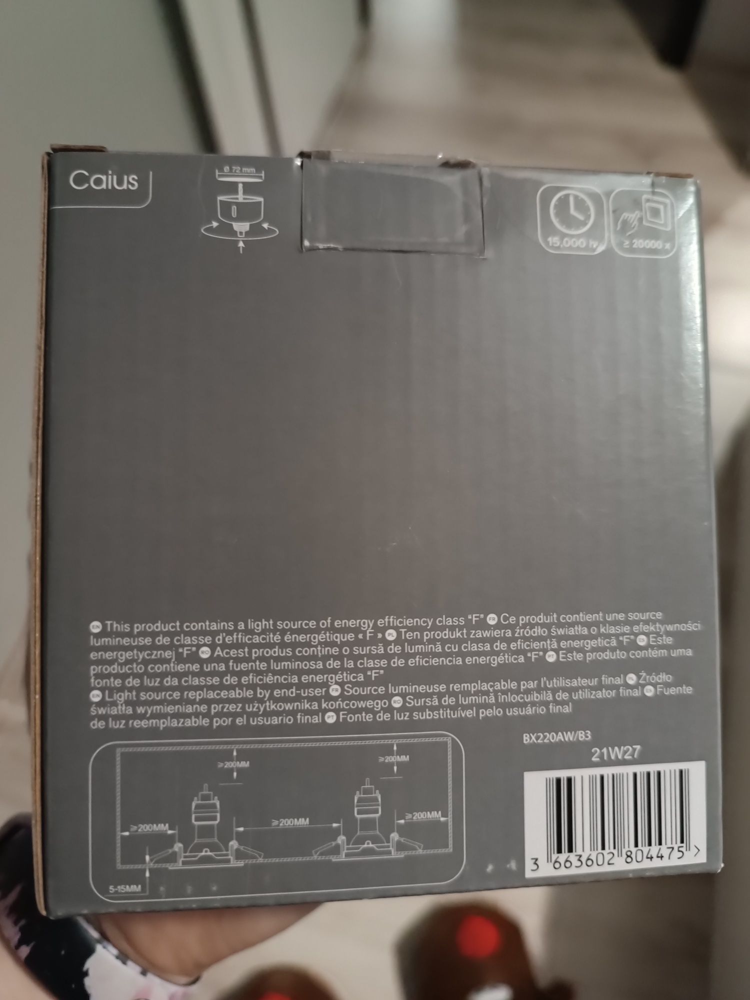 Żarówka oczka - oświetlenie wnękowe typu downlight