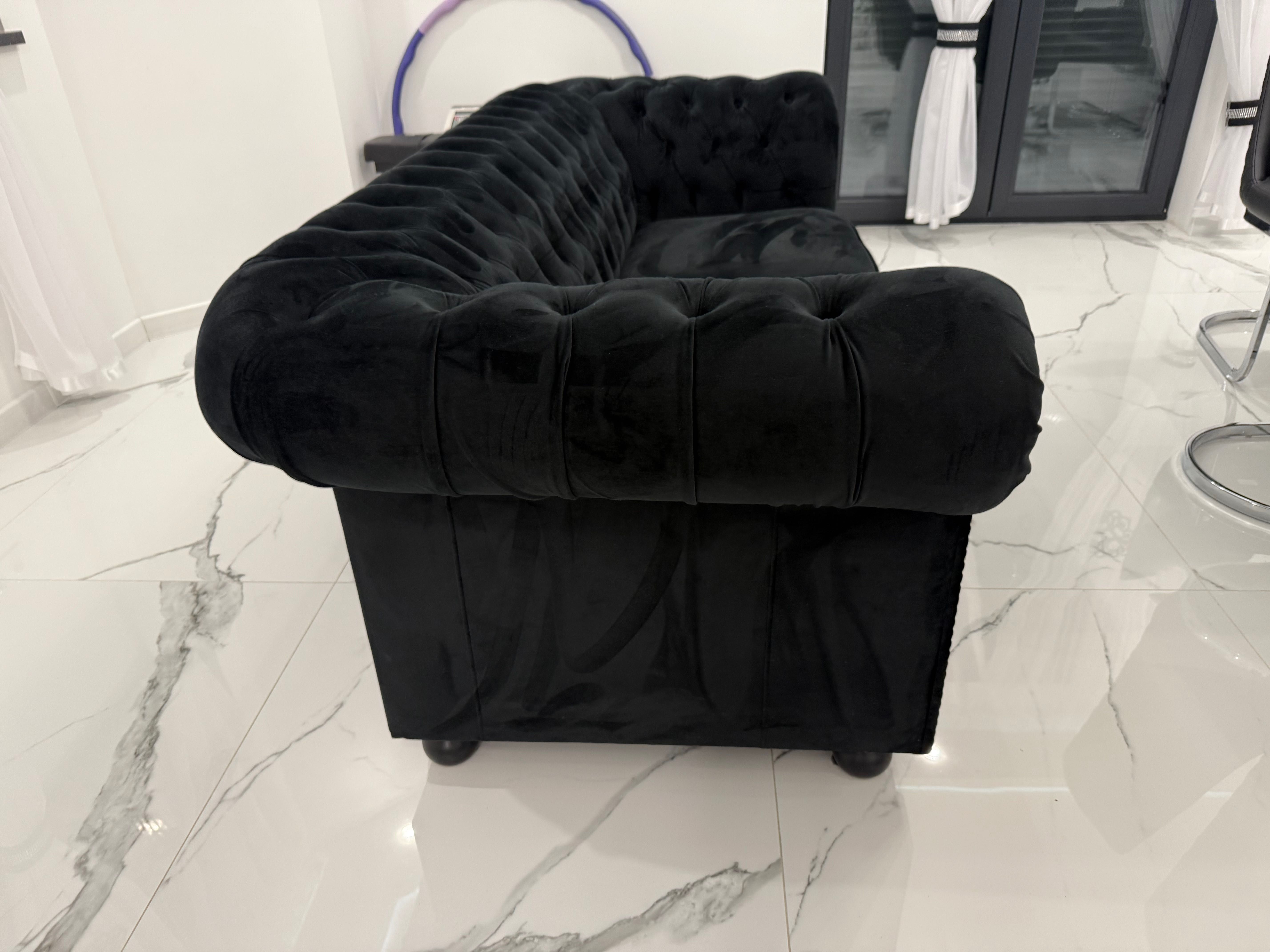 Sofa glamour czarny zamsz CHESTER AGATA MEBLE za połowę ceny