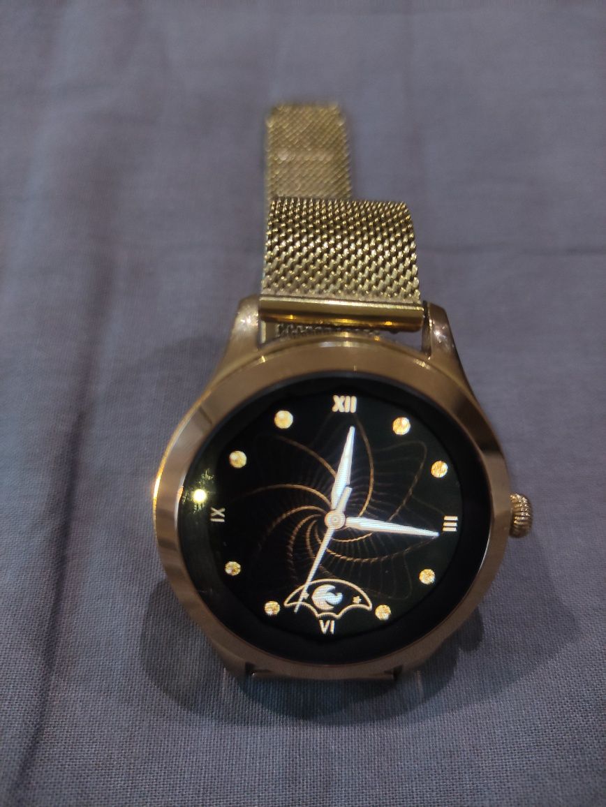 Smartwatch na bransolecie