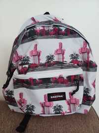 Mochila Eastpak nova