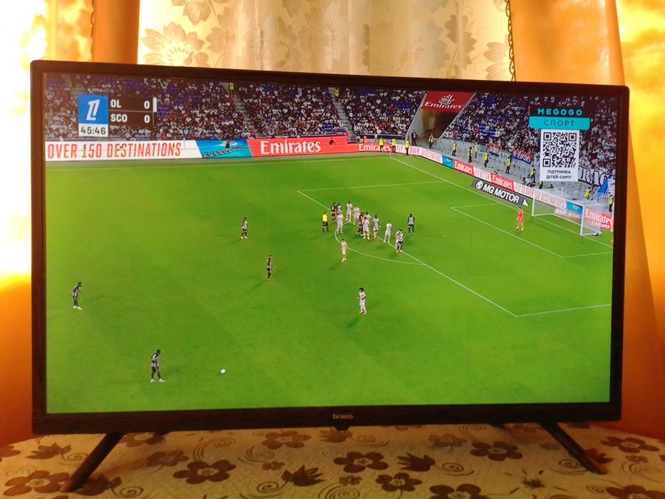 Телевізор Bravis 32 дюйма