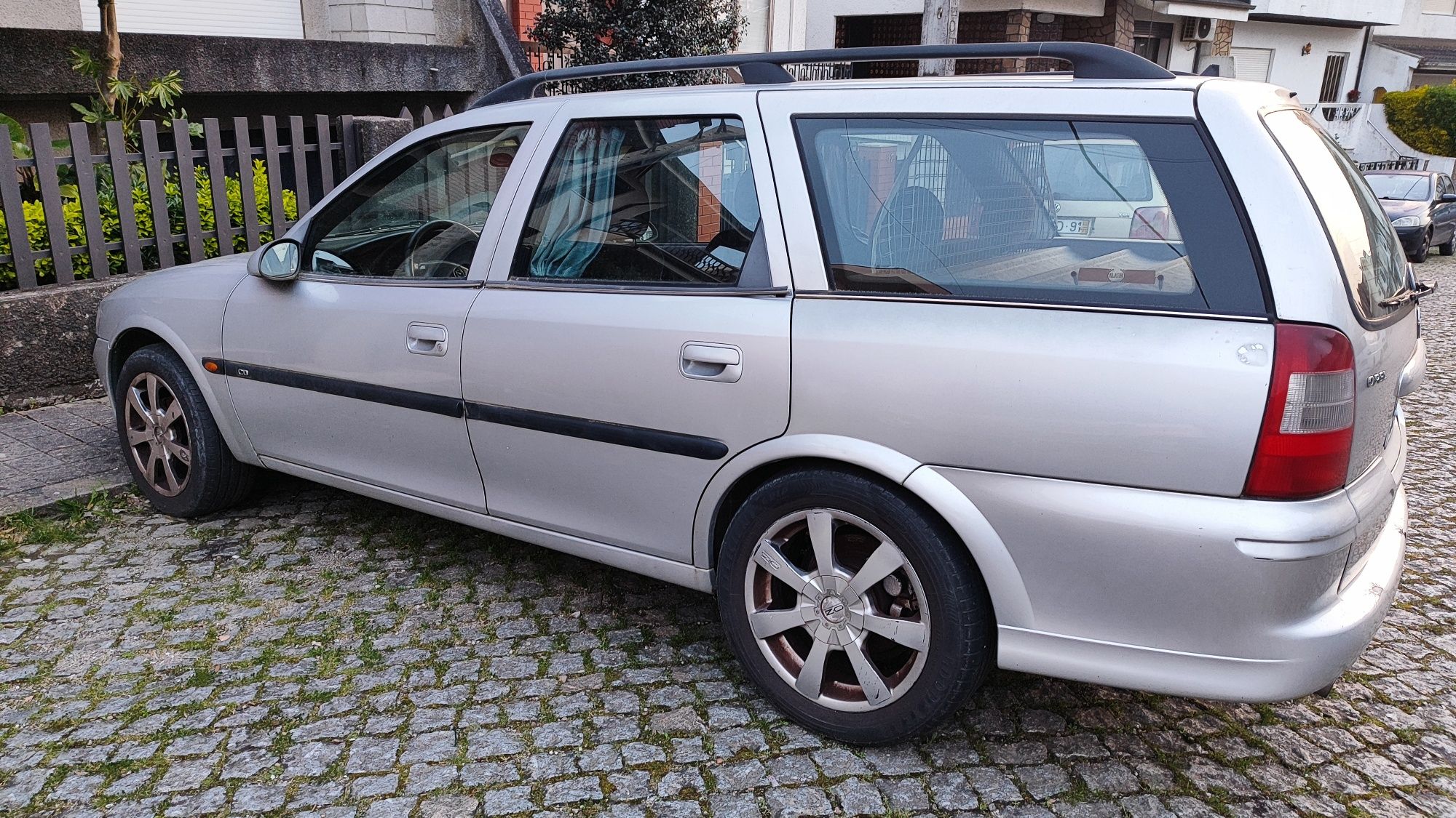 Opel Vectra Caravana Sport (99)