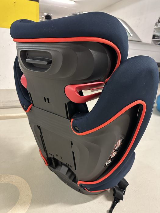 Fotelik samochodowy Cybex Solution B-Fix 15–36 kg, kolor granatowy bdb