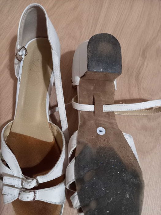 Buty dla tańca towarzyskiego