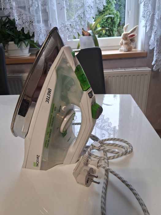 Żelazko Imetec od 2000 W, 220-240V, 50 Hz