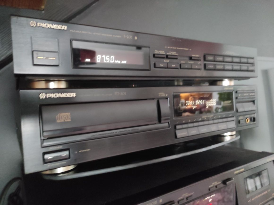 Wieża Pioneer wzmacniacz A-401 deck CT W602R CD PD-201 tuner F-201
-de