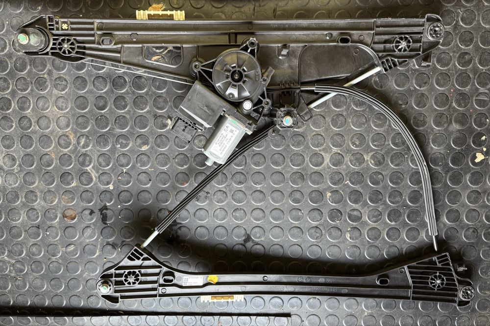 Mechanizmy podnoszenia szyb grandland i DS7 crossback