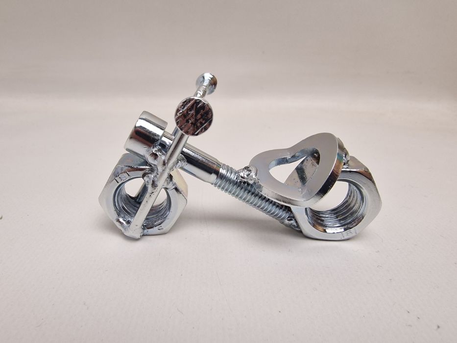 "Motocykl z Nakrętek – Dla Twardzieli z Fantazją"