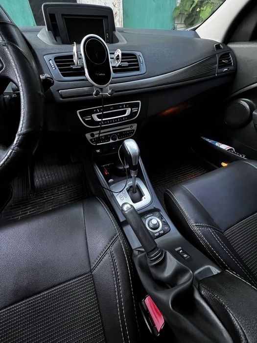 Продам рено меган 3 2010 року автомат Renault Megane 3