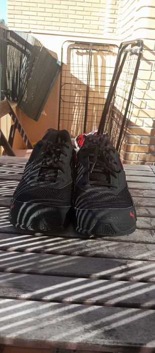 Tennis Puma preto e vermelho