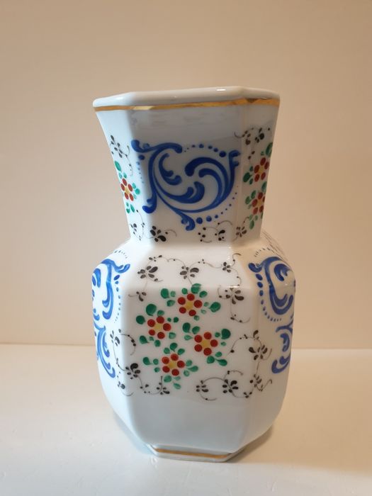 Lindo antigo jarro francês em porcelana esmaltada à mão