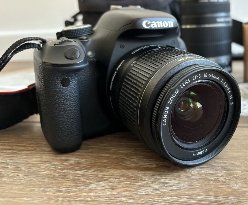 Aparat Canon EOS 600D zestaw obiektywy 18-55 mm, F1.8 50mm