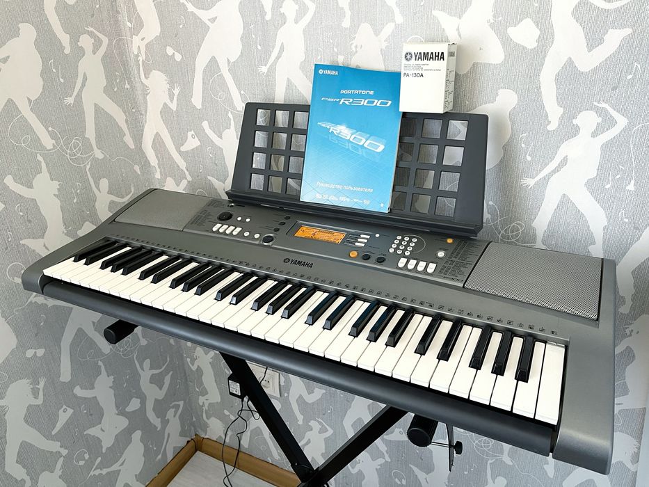 Синтезатор Yamaha R-300!!! Динамічна модель! Піаніно.