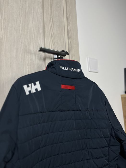Пуховик/Чоловіча/Helly Hansen /легка та тепла куртка на осінь/зиму