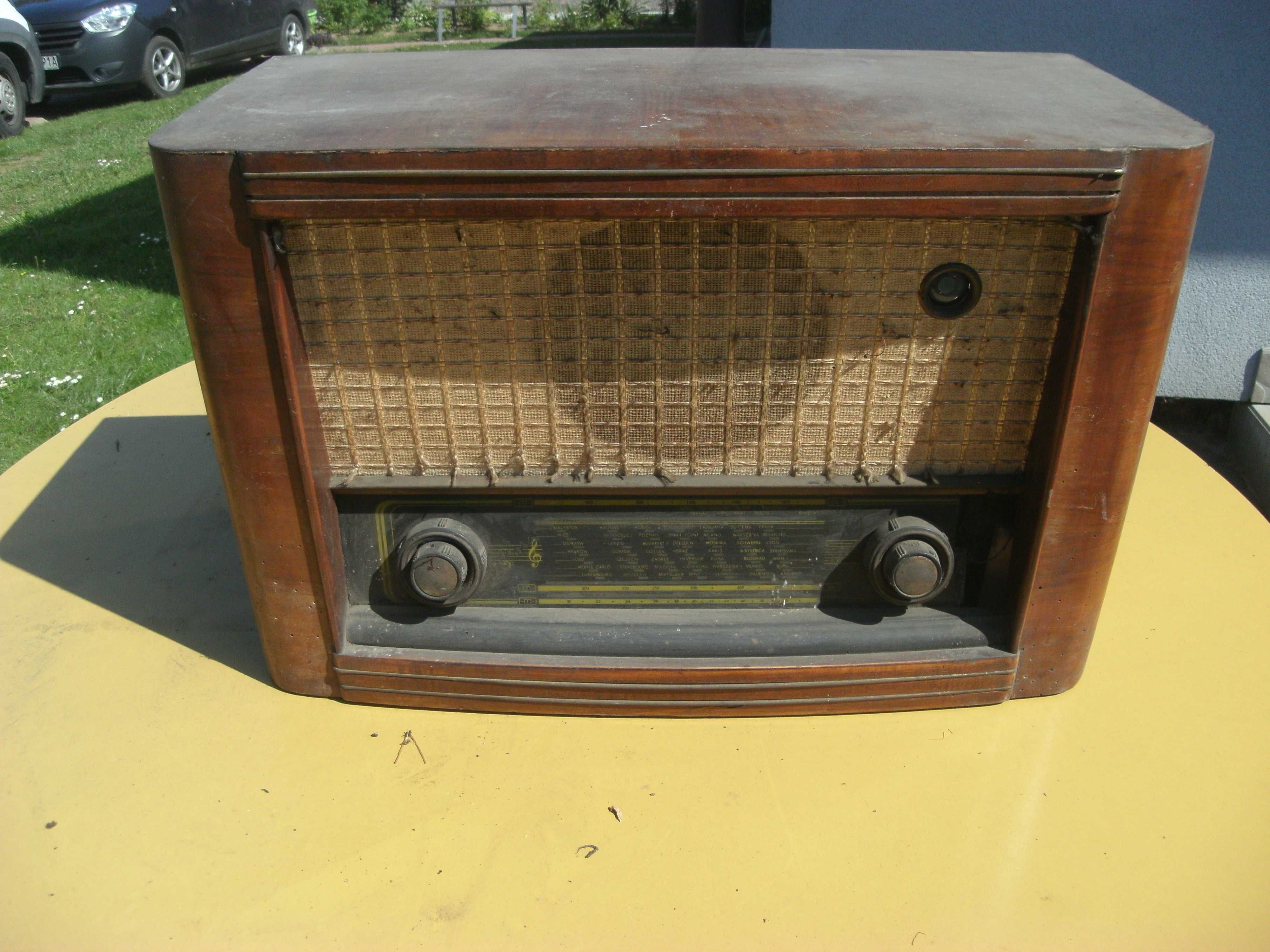 radio stolica  uszkodzone