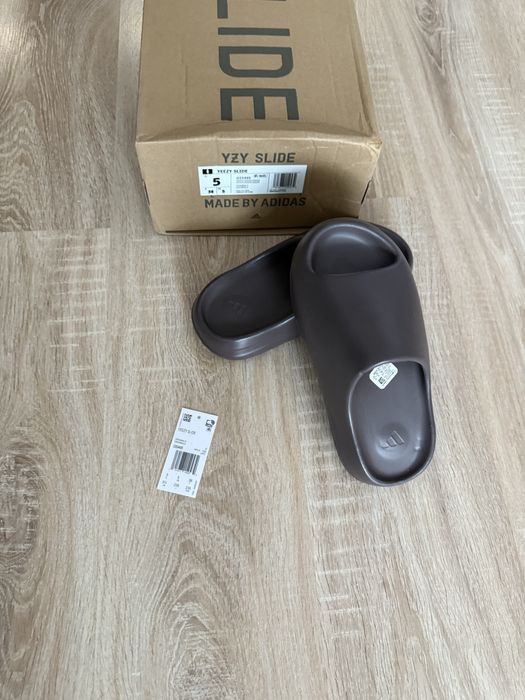 Yeezy Slide brazowe czekoladowe klapki adidas