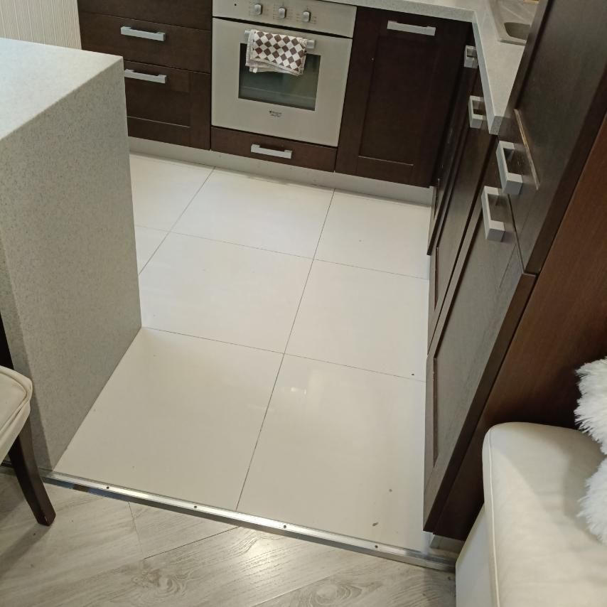 Продаю 3 ком кв Парковая 3/5 кирпич, ремонт, мебель, техника