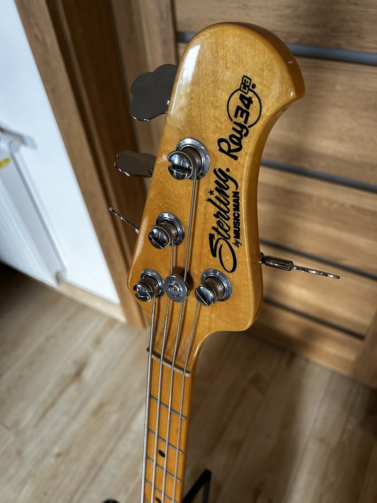 Gitara Basowa Sterling by MusicMan RAY34CA BK Ash Maple 21 progów