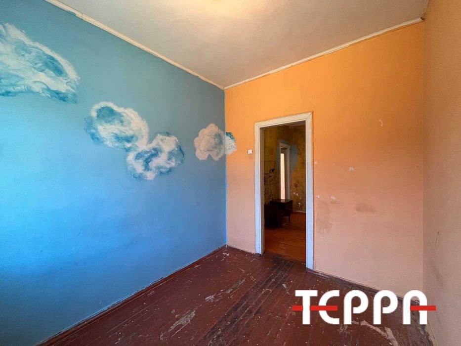Продаж будинку, 4 окремі кімнати, Тепличне