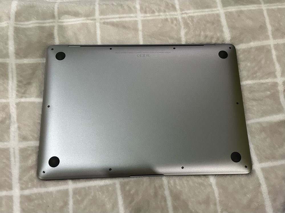 MacBook Air 2020 M1 !продаж терміново!