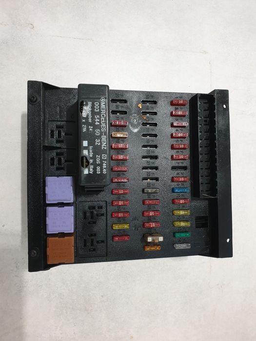 Skrzynka bezpiecznikowa Mercedes Atego 823,230KM