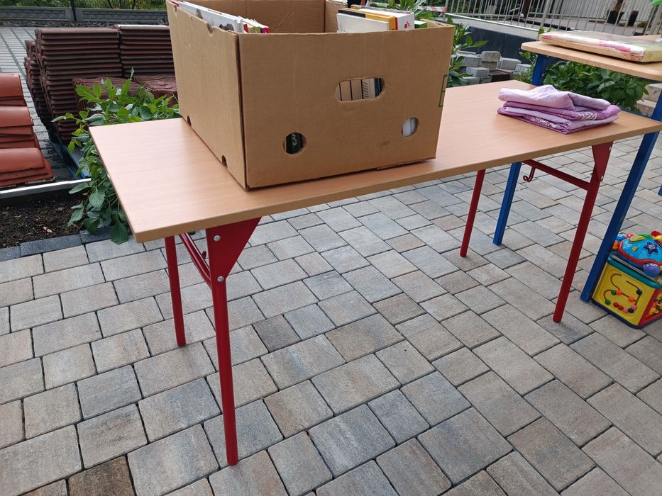 Nowe krzesło dziecięce na kółkach