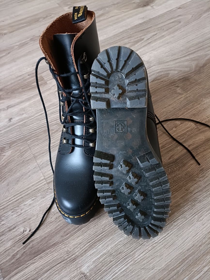 Dr. Martens Leona black vintage smooth